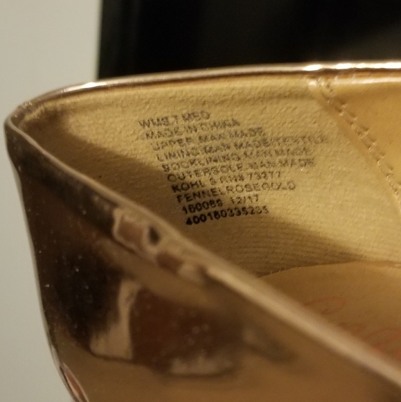 Rosegold Metallic Pumps - Picture 7 of 7